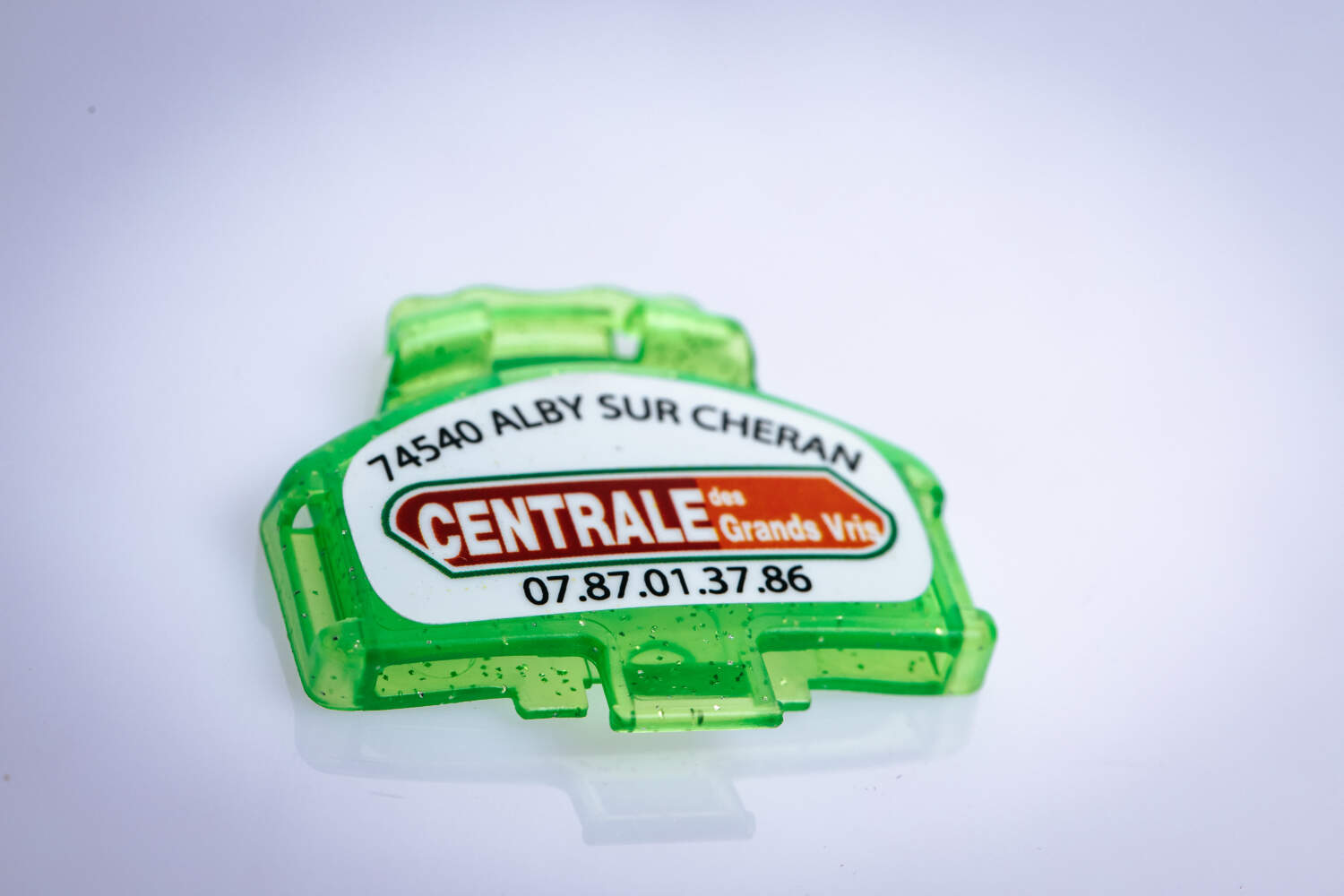 photo d'un Damzy Clip modèle Spark avec logo personnalisé